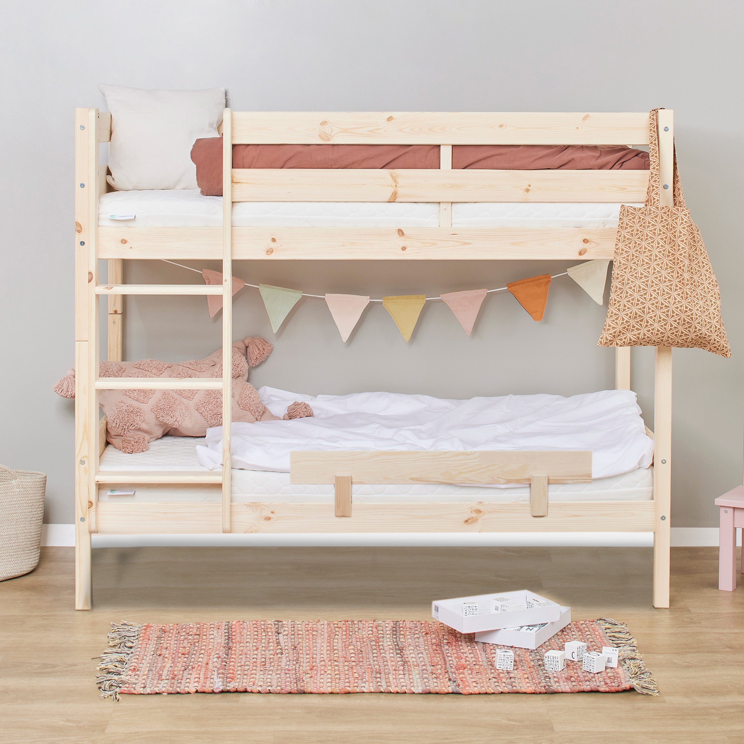 Hoppekids Shorty Bunkbed + Safety Rail