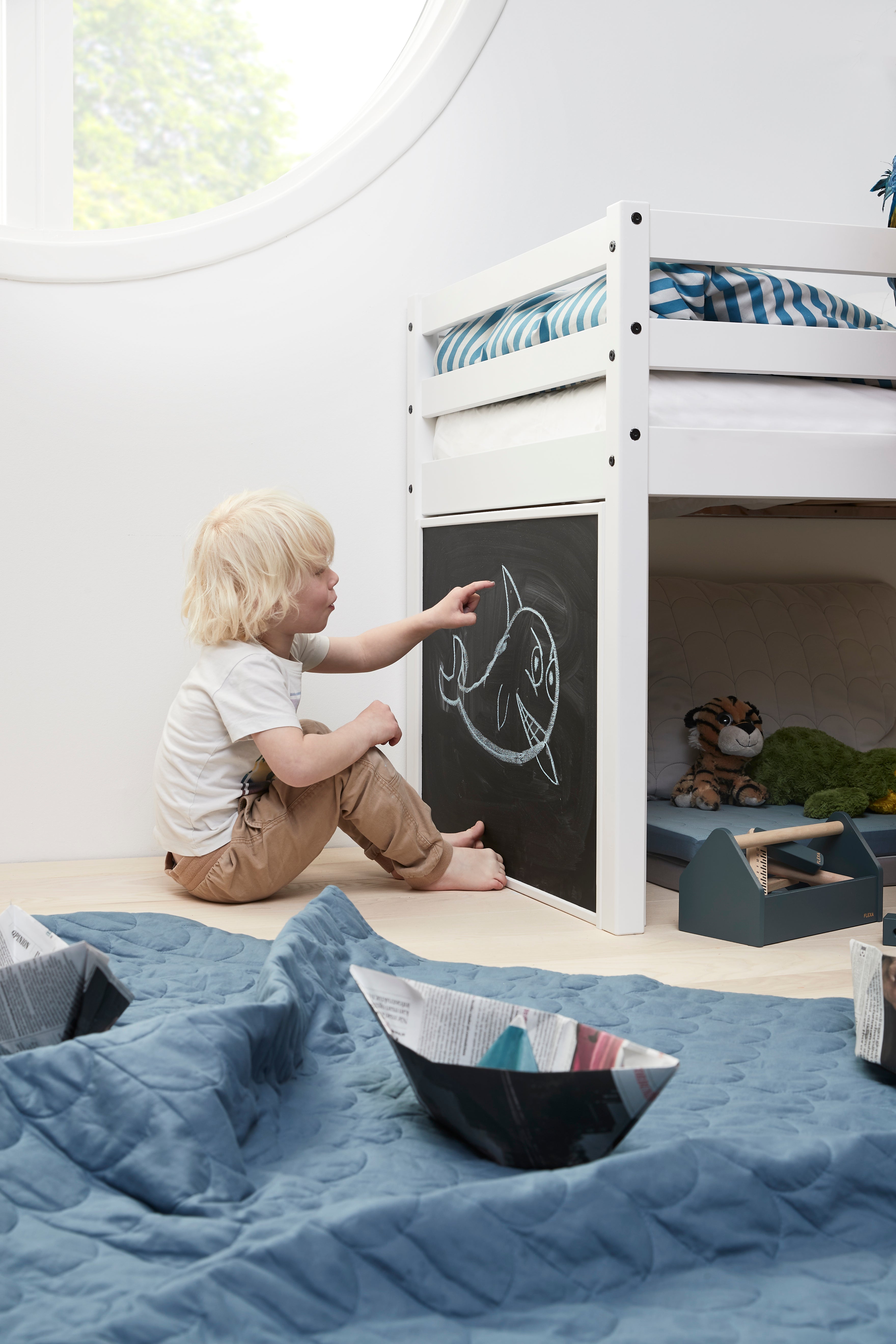 Alfred Sailor Midsleeper with Triangle/Blackboard