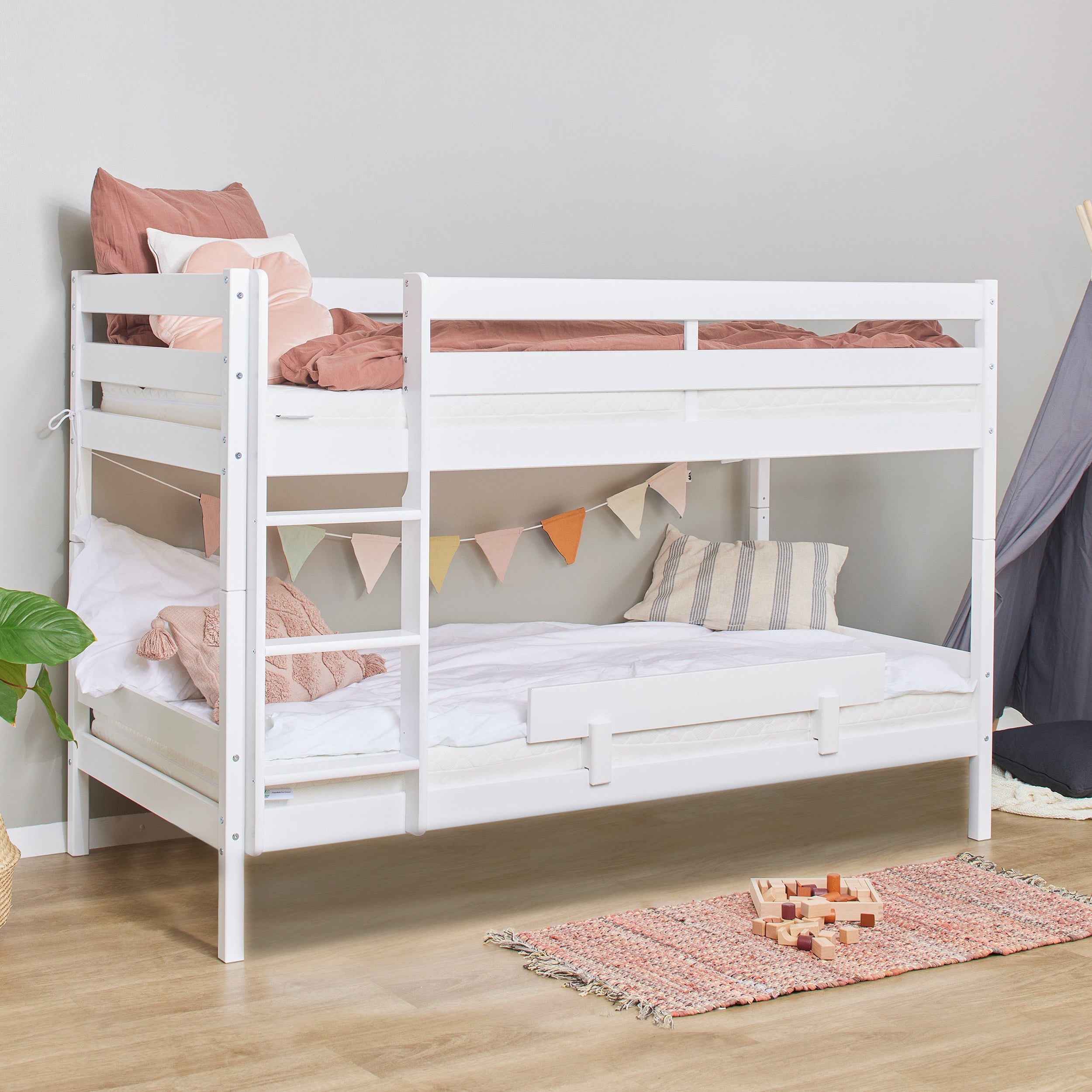 Hoppekids Shorty Bunkbed + Safety Rail